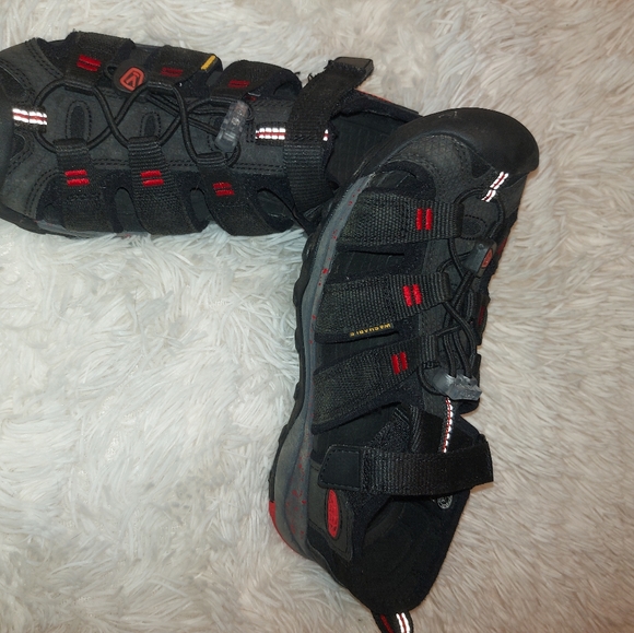 BOYS KEEN SANDALS - Picture 2 of 3